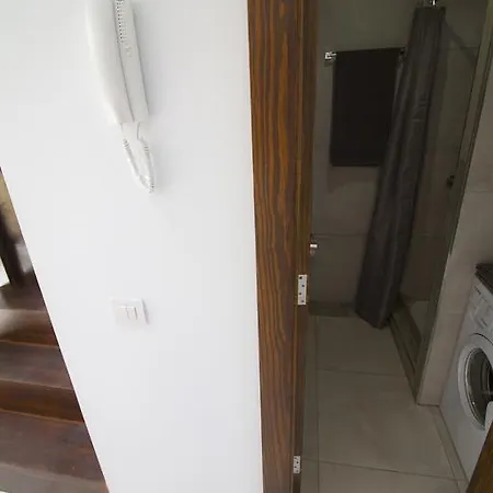 Luxury New 3 Floor Center Beach Loft *