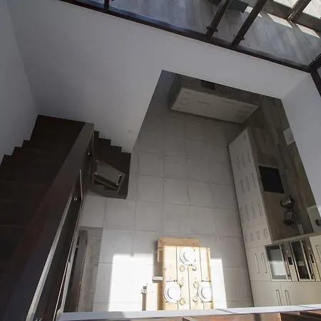 Luxury New 3 Floor Center Beach Loft